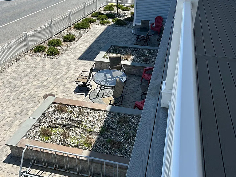 180 Ashworth Ave #104 — Photo 5