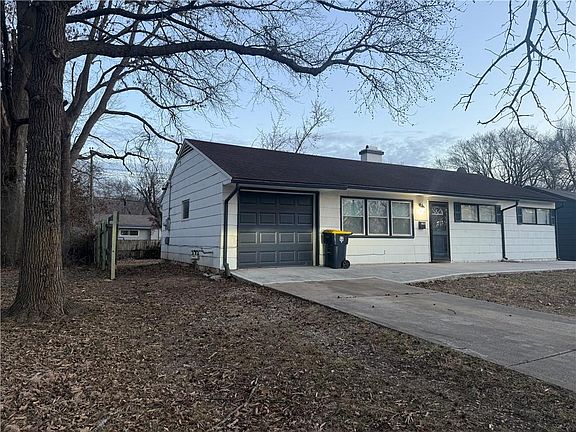 2nd image of 11415 Richmond Ave