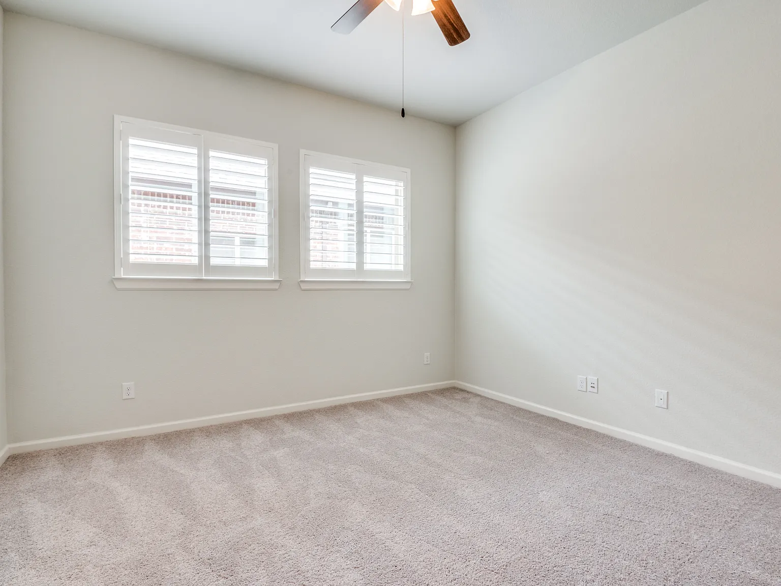 4 bed, 2709 sqft, $4,400 — Photo 4