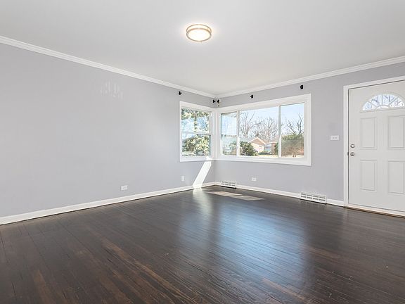 2nd image of 2952 Sherwood Ave