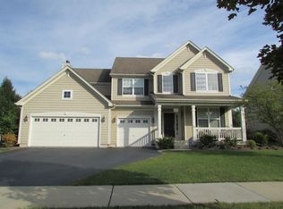 339 Shadow Hill Dr, Elgin, IL 60124