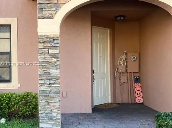 3544 W 88th Ter, Hialeah, FL 33018