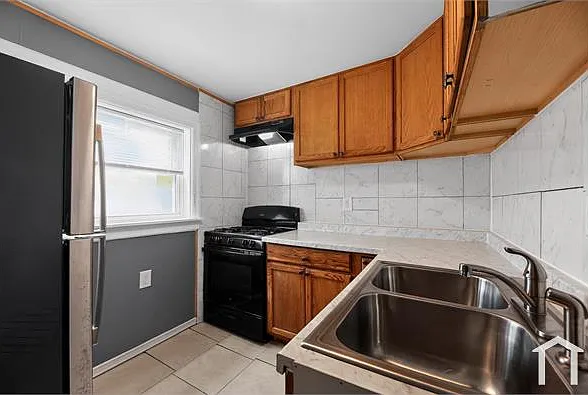 729 E Allegheny Ave — Photo 11