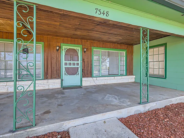 7348 S US Highway 183 — Photo 2