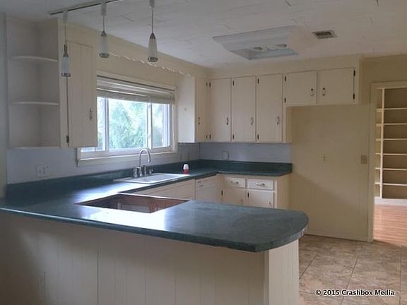 5th image of 6851 Derwent Cir