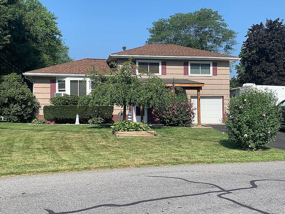 1st image of 6 Birchwood Dr S