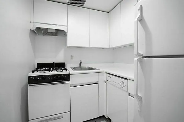 Rented by Waldstar Real Estate LLC | media 24