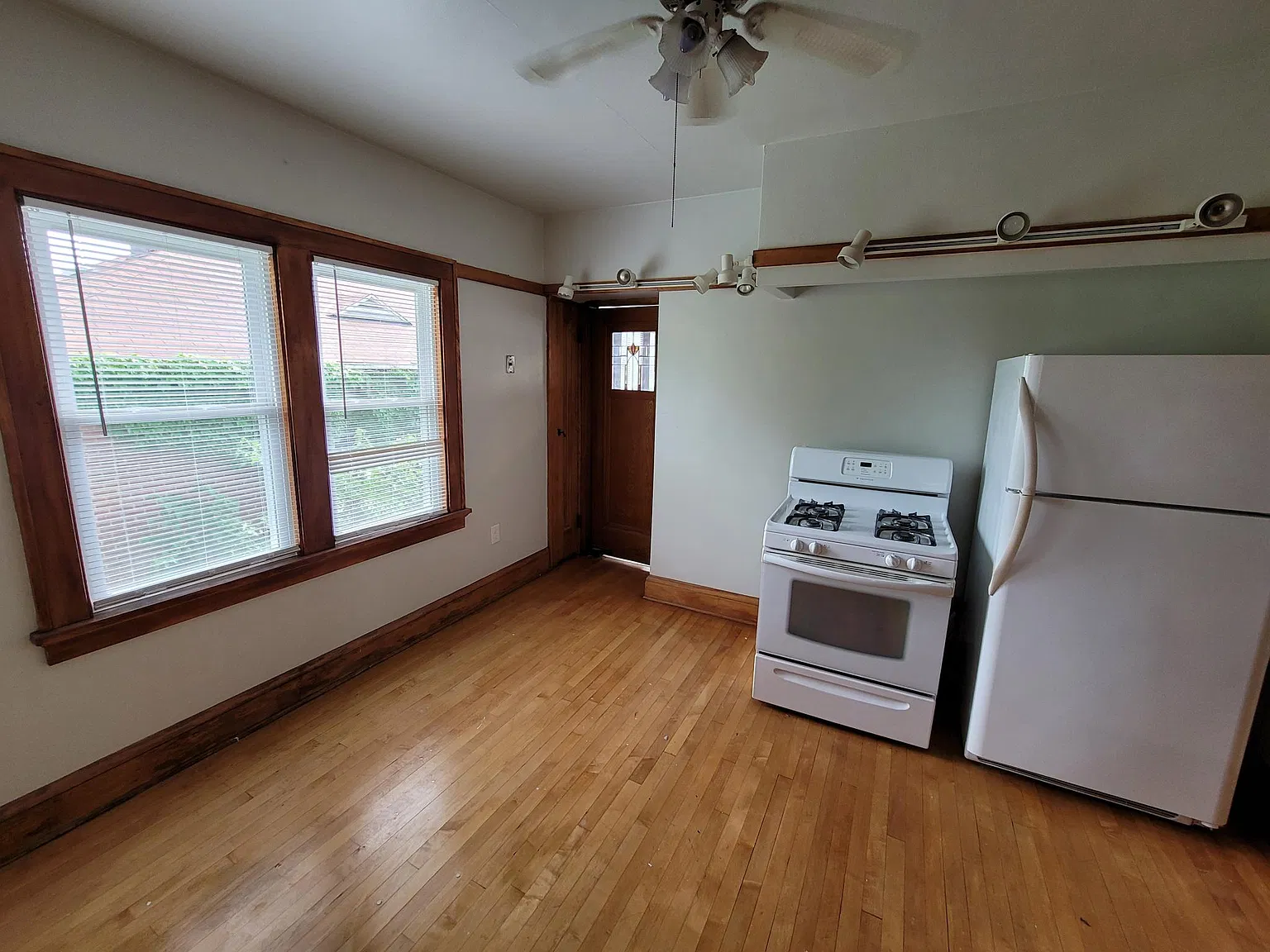 2 bed, 1150 sqft, $1,175 — Photo 4