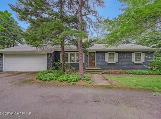5142 Pine Tree Ln, Pocono Summit, PA 18346