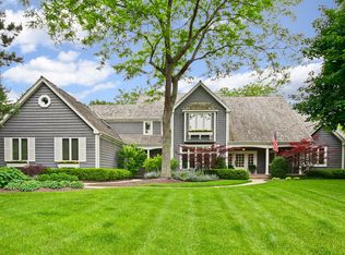 530 Oak Knoll Dr, Lake Forest, IL 60045