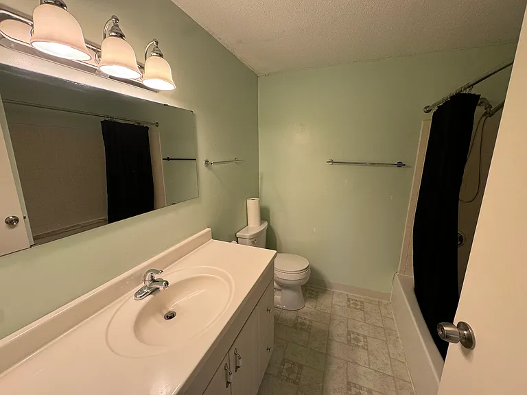 38 Silver Hill Ln #6 — Photo 4