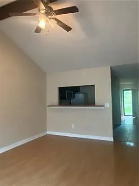 2 bed, 2.0 bath, 6400 sqft, $1,200 — Photo 2