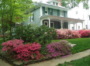 7207 Thornapple Pl, Chevy Chase, MD 20815