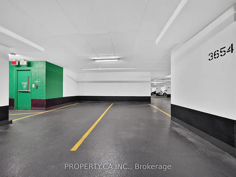 275 Yorkland Rd #108 — Photo 23
