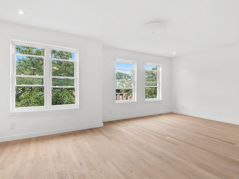 1st image of 881 Hancock St #3
