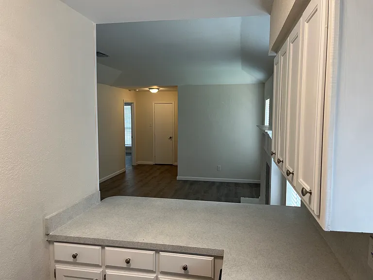 Highland Dr — Photo 3