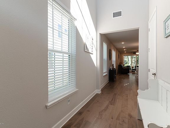 3rd image of 296 Vista Lake Cir