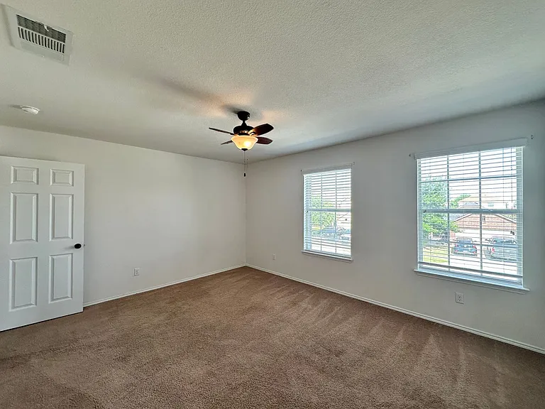5304 Capricorn Loop — Photo 33