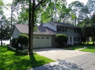 340 Wallrich Rd, Cecil, WI 54111