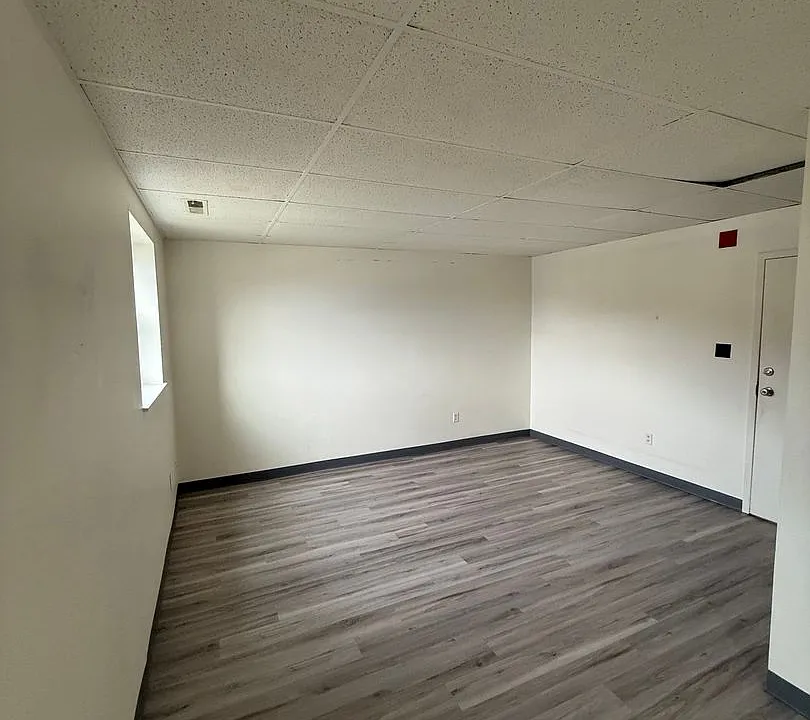 236 W 6th Ave