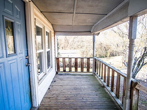 2nd image of 1138 Valley Dr