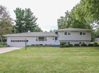 541 Frederick St, Sun Prairie, WI 53590