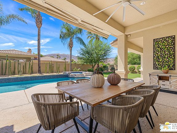 4th image of 8 Collegiate Cir