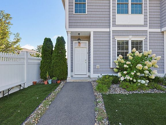 3rd image of 5 Jerome Rd #5
