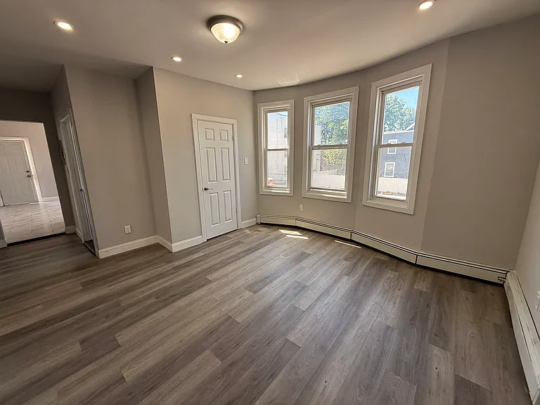 17 William St #2 — Photo 6