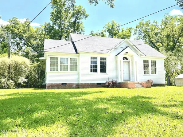 601 W Main St, Utica, MS 39175