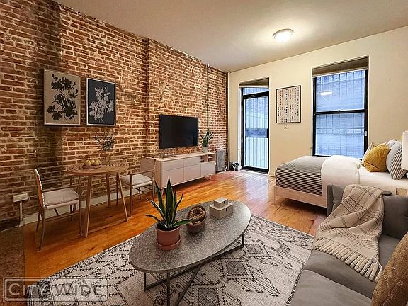 3rd image of 435 W 54th St APT 1C