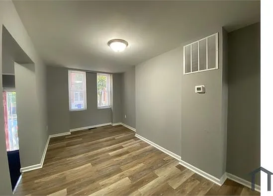 4 bed, $2,800 — Photo 2