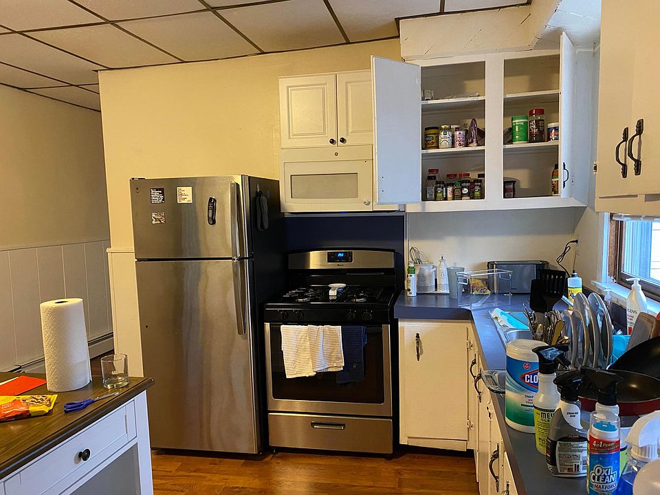 Third floor apt kitchen