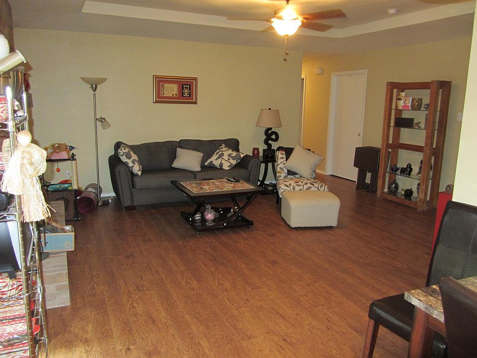 1st image of 820 Corey Dr