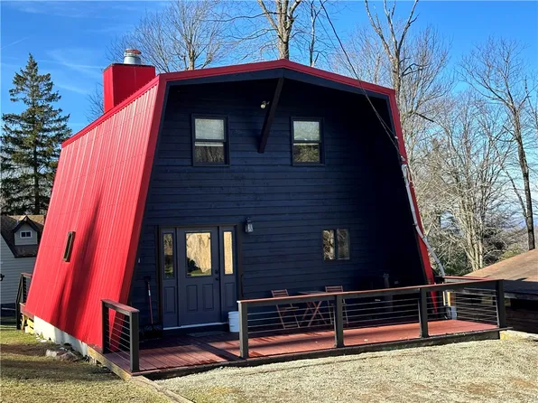 15 Snow Drift Ln, Champion, PA 15622