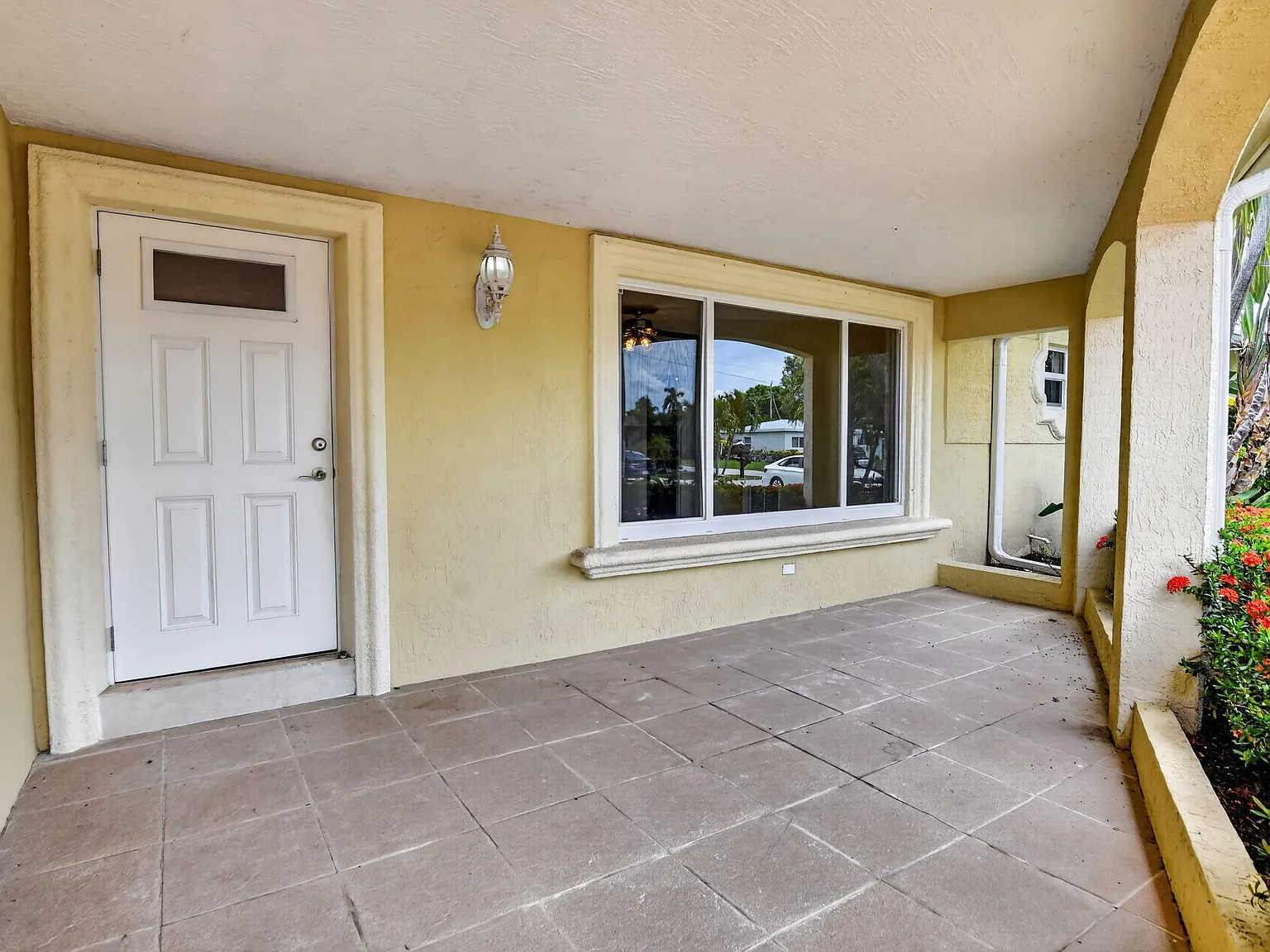 4 bed, 2.0 bath, 1520 sqft, $4,900 — Photo 4