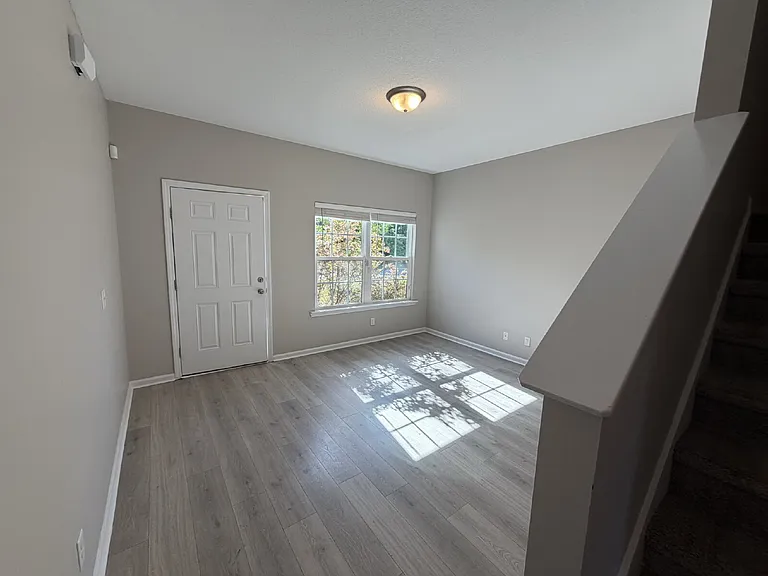 109 Wellspring Ter — Photo 3