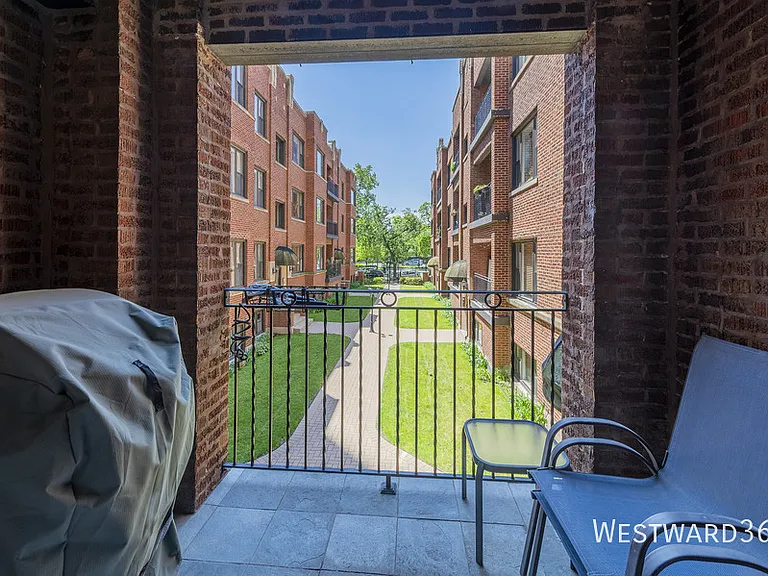 906 W Winona St #1N — Photo 8