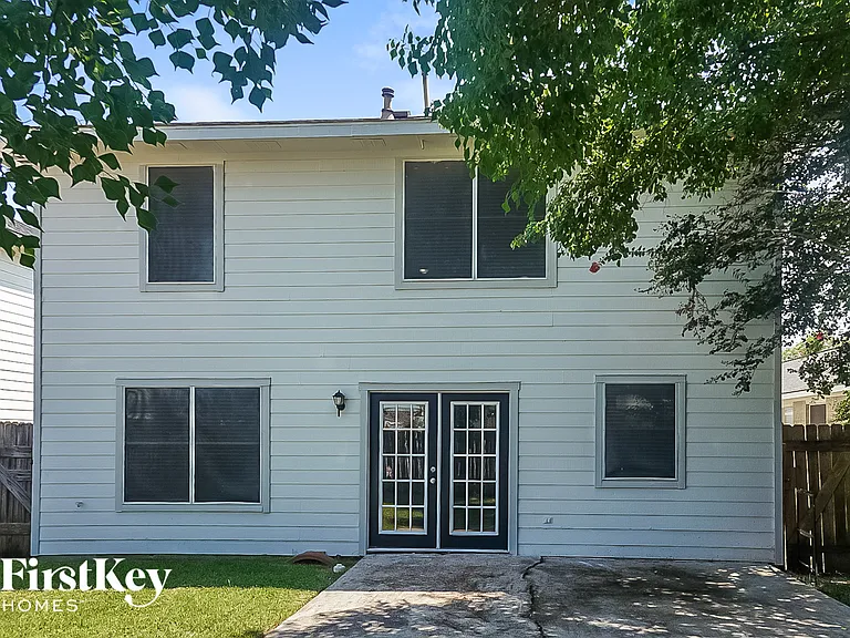 7311 Village Lake Dr — Photo 15