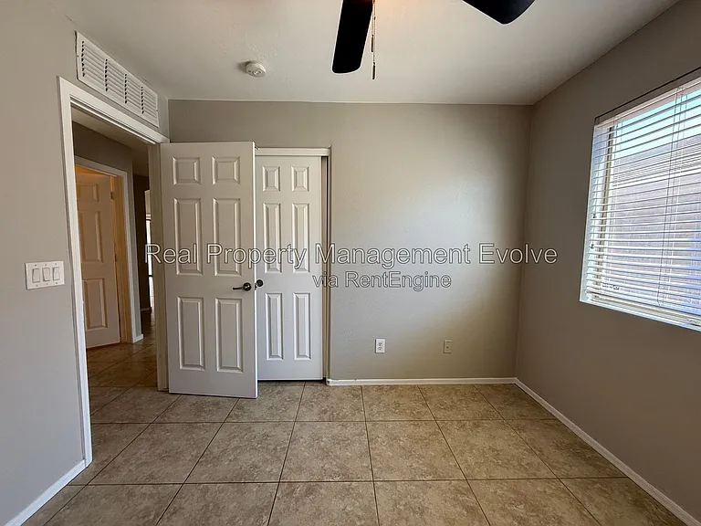 11728 W Avenida Del Sol — Photo 23