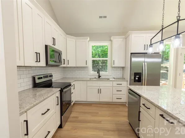 472 Oak Rd, Norwood, NC 28128