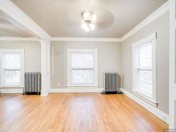 4th image of 229 E Irving Ave #A