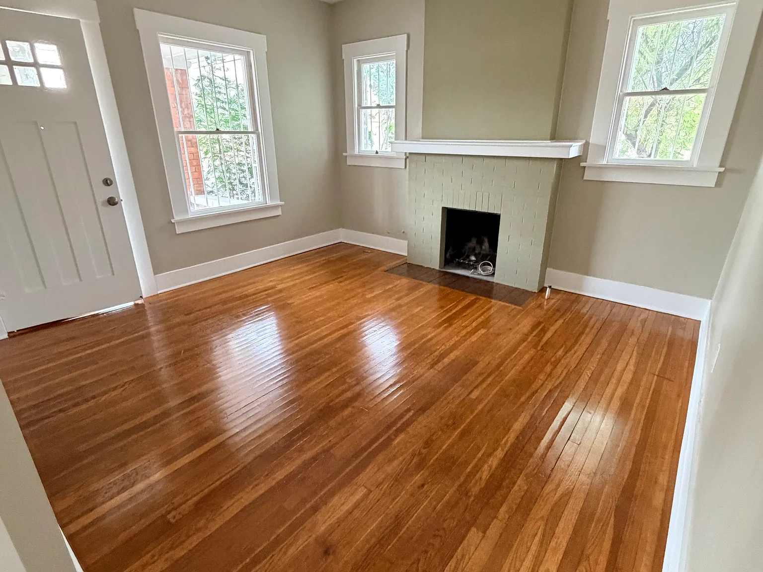 3 bed, 918 sqft, $2,200 — Photo 4