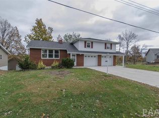 405 Locust St, Washington, IL 61571