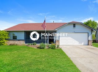 176 Lullaby Ct, Greenfield, IN 46140
