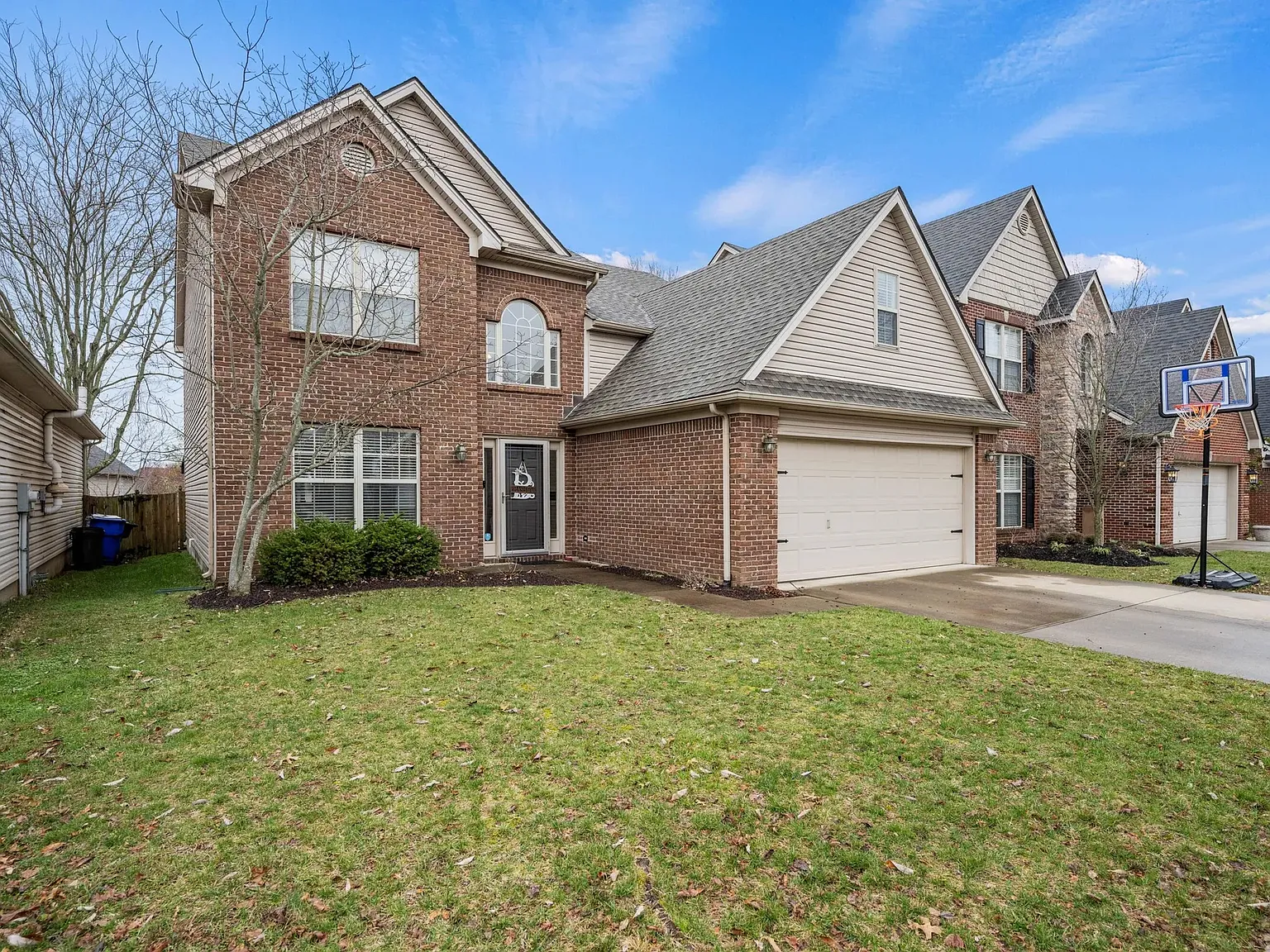 4 bed, 2263 sqft, $2,690 — Photo 2