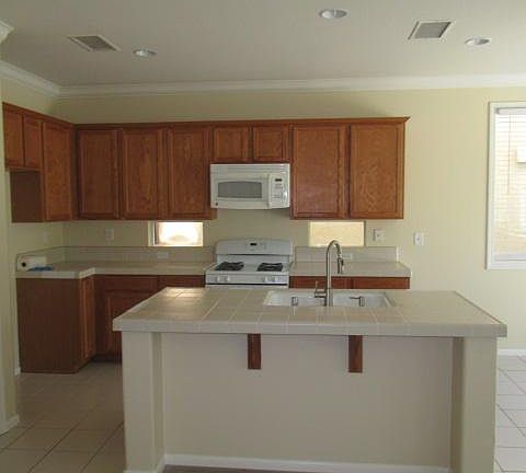 3rd image of 100 Penhow Cir