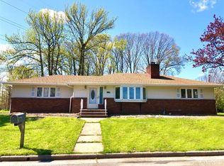 20 Egan St, Edison, NJ 08820