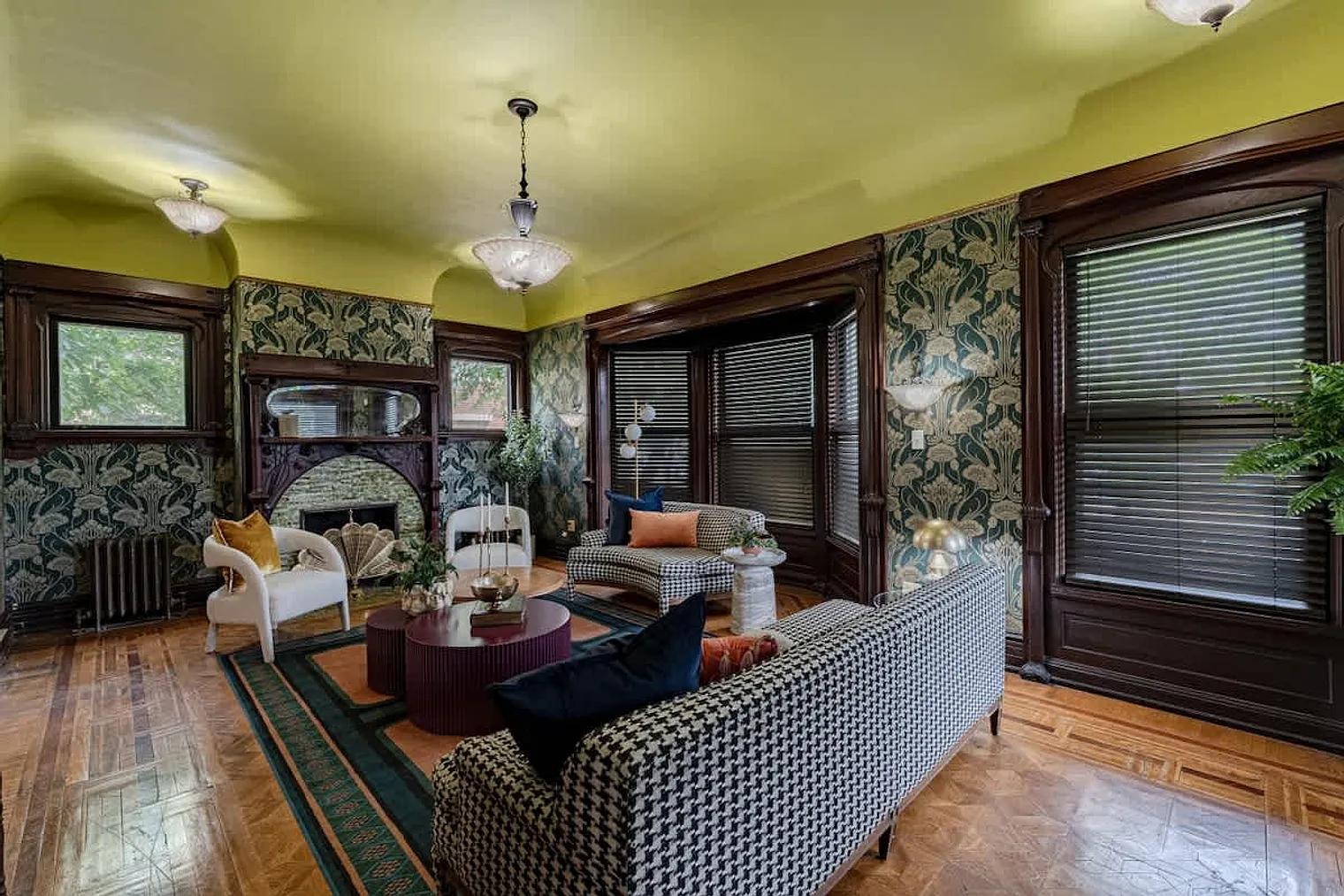4 bed, 3.0 bath, 3207 sqft, $3,055 — Photo 3