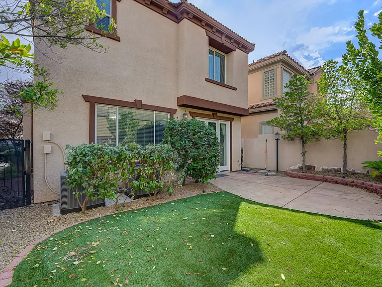 2429 Granada Bluff Ct — Photo 40